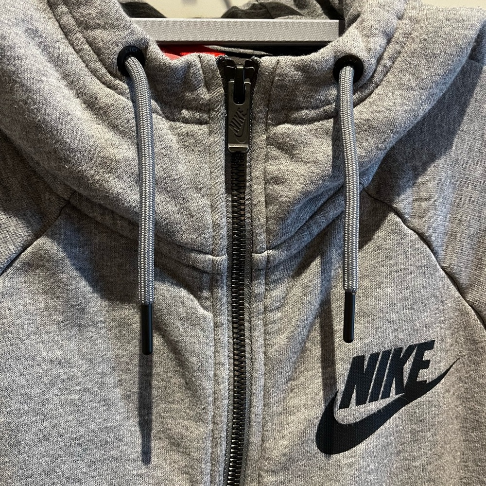 Women’s Nike Zip Up Sweatshirt~ size S - Picture 3 of 6